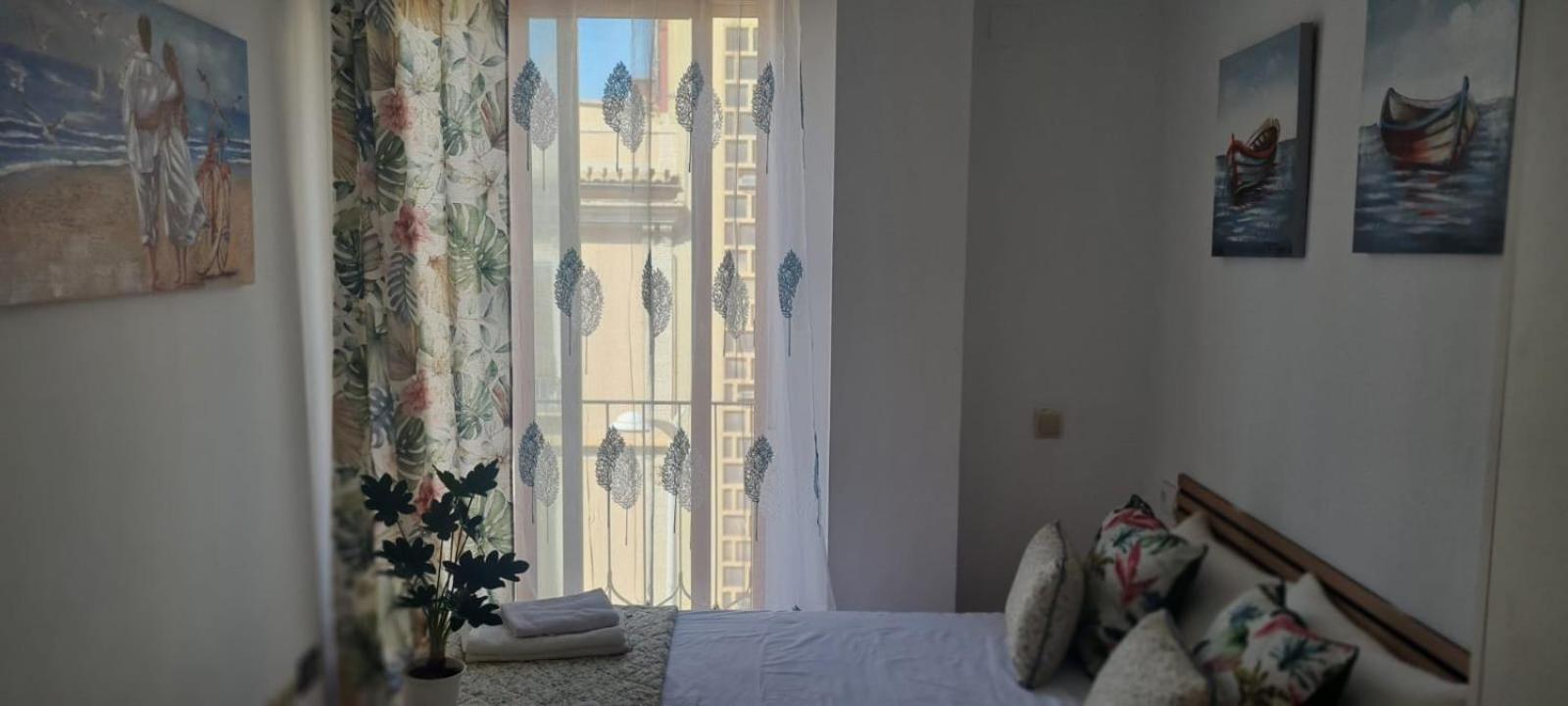 Aparthotel Mediterráneo by NeoHotels-Centro 8 min by Metro