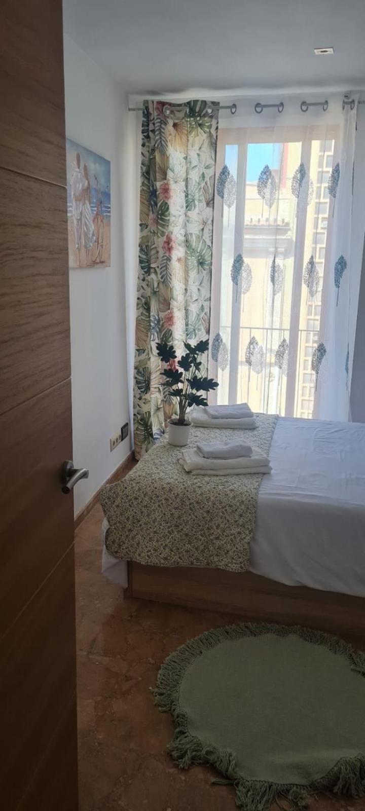 Aparthotel Mediterráneo by NeoHotels-Centro 8 min by Metro
