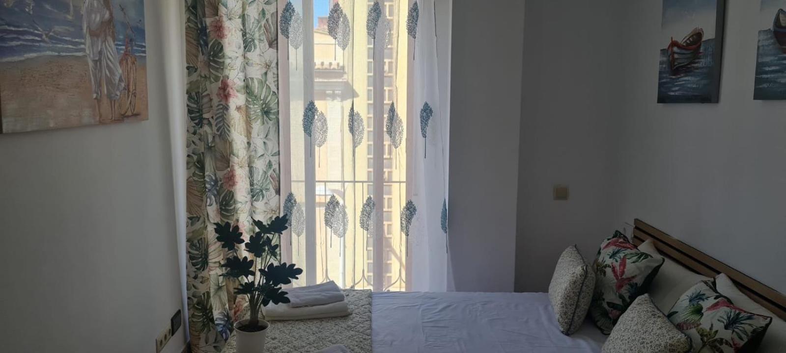 Aparthotel Mediterráneo by NeoHotels-Centro 8 min by Metro