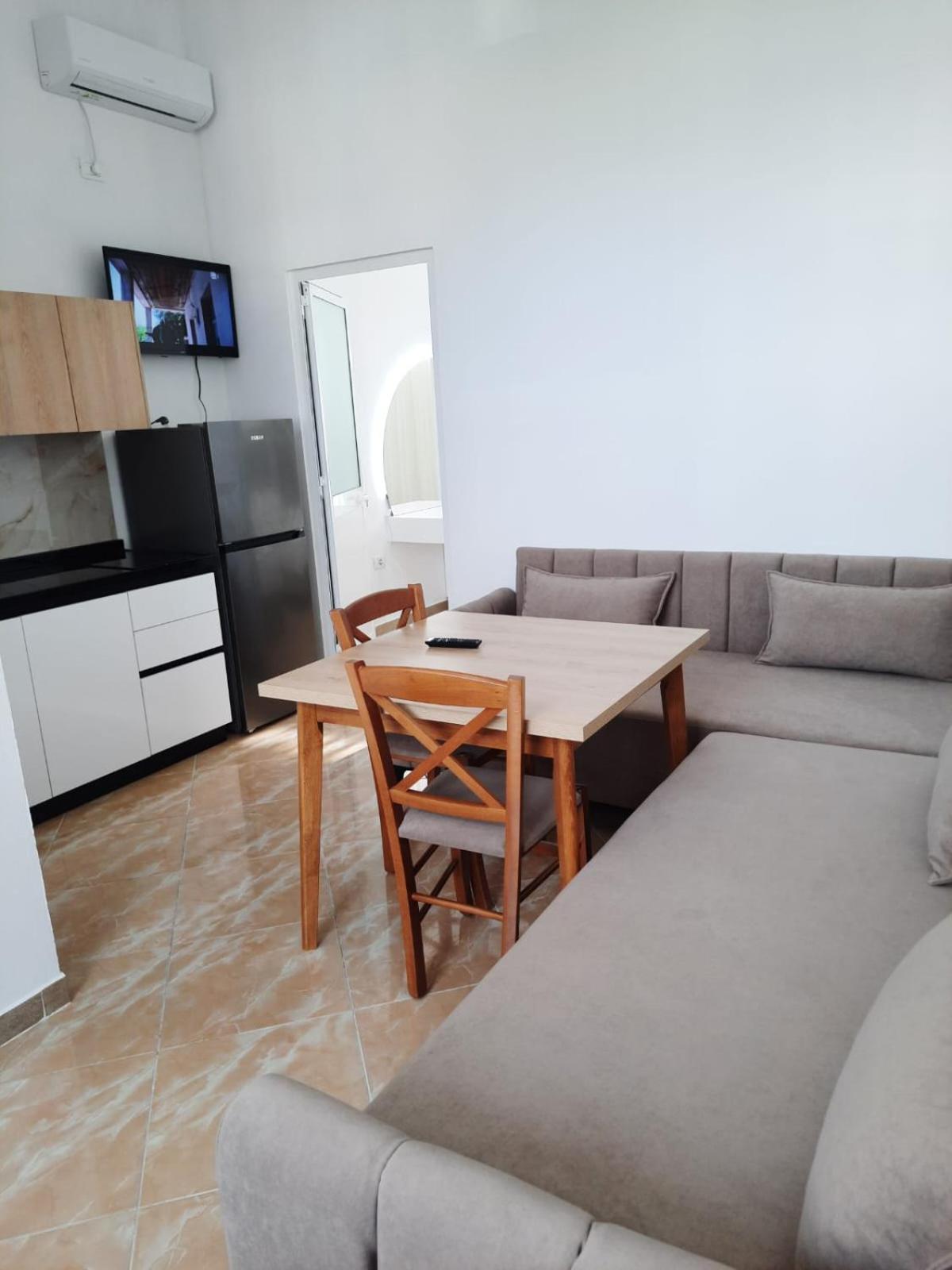 VILA PUSHIMI REGIS