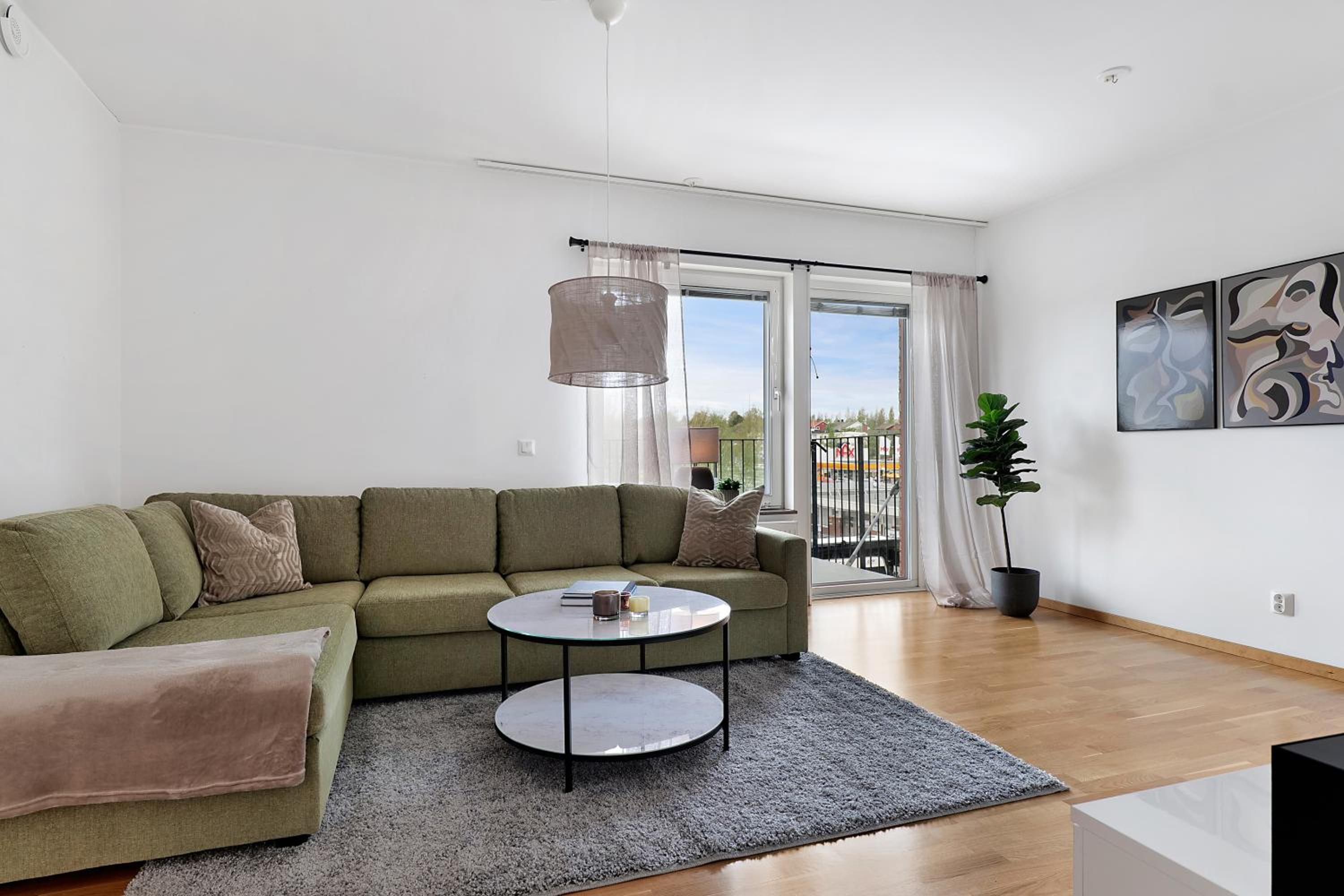 Guestly Homes - 3BR Modern Apartment view 4