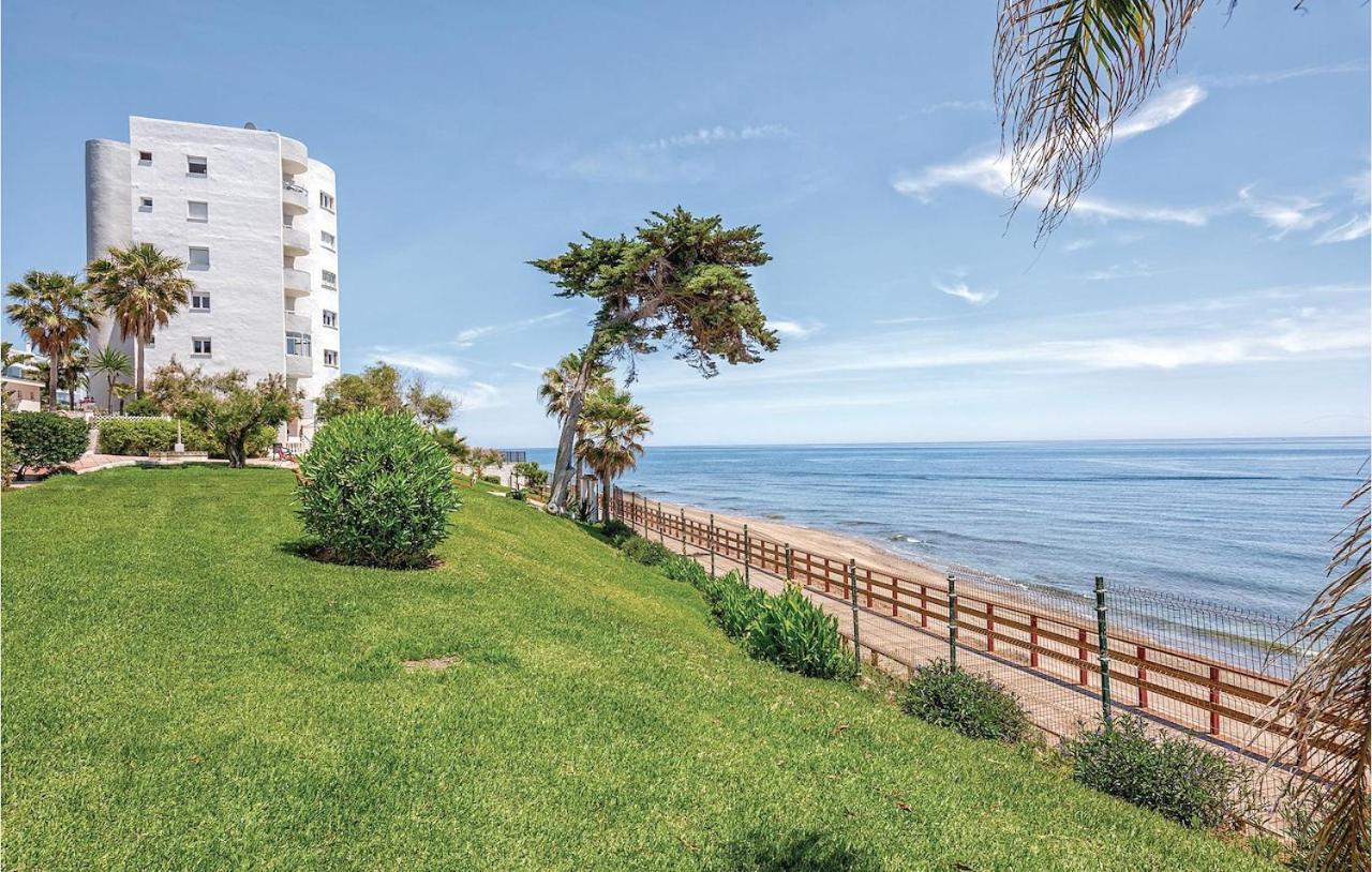 Málaga, Andalucía, Marbella - Mijas Costa, primera línea de playa view 2