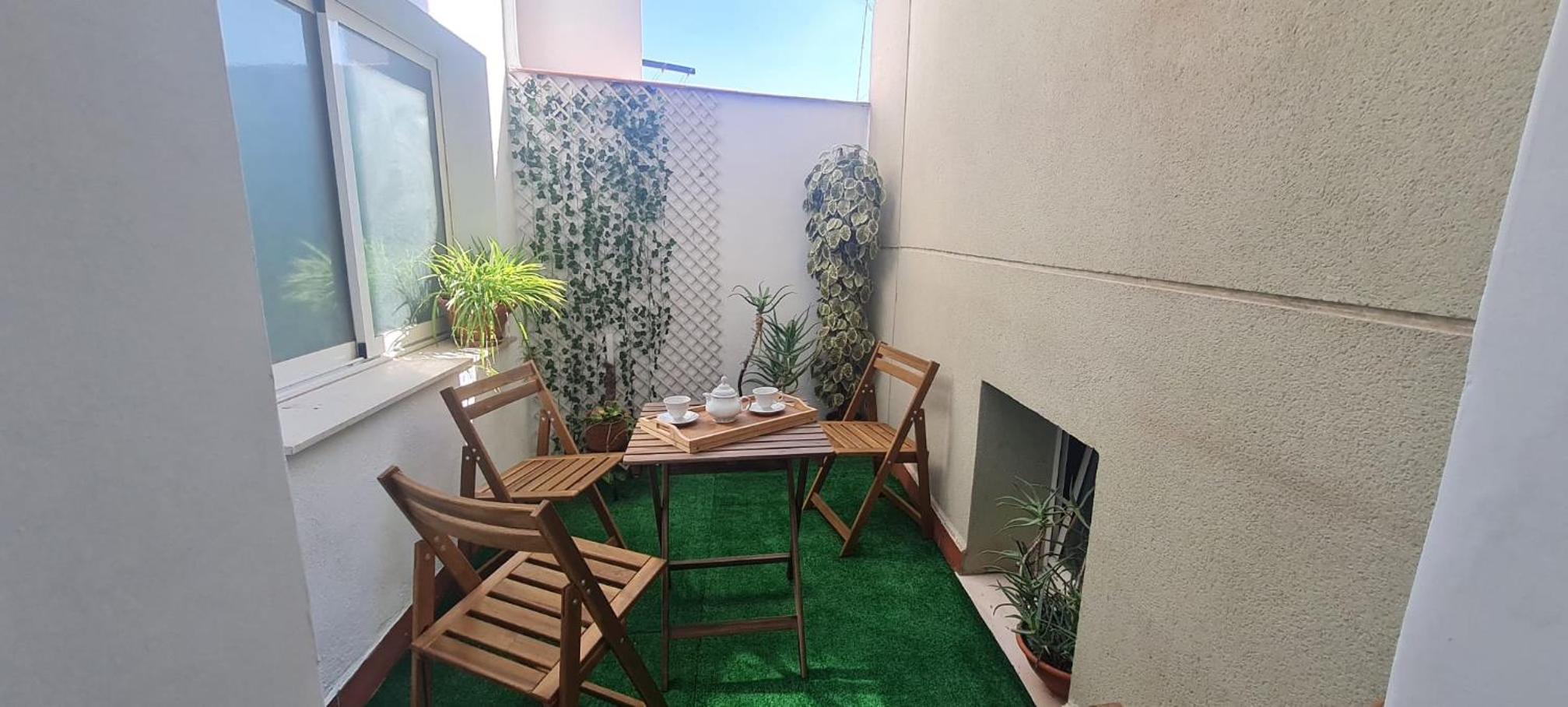Aparthotel Mediterráneo by NeoHotels-Centro 8 min by Metro