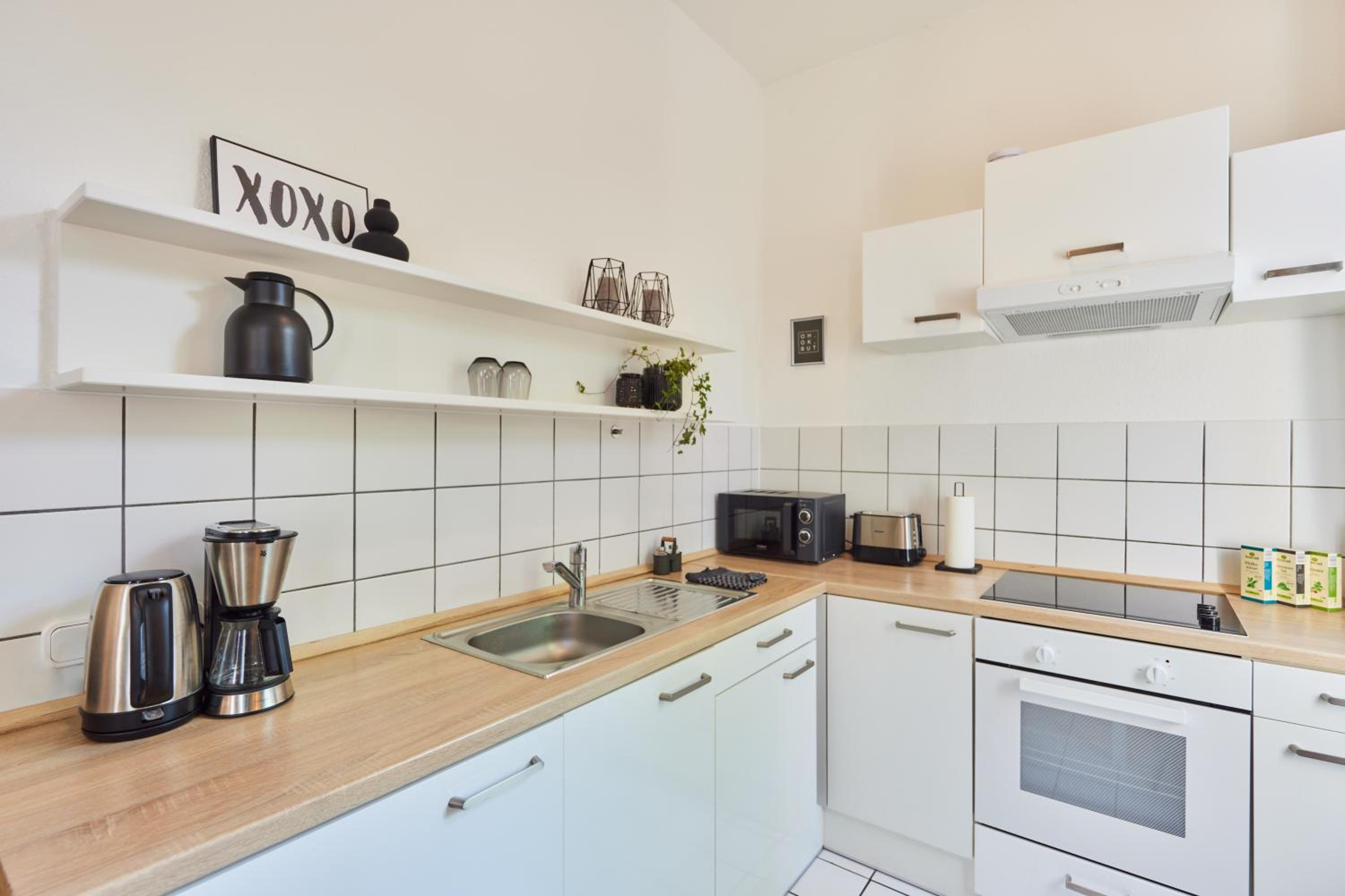 STUDIO3 zentral und ruhig mit Parkplatz, 5 min z Bali-T und GOP, Boxspringbett