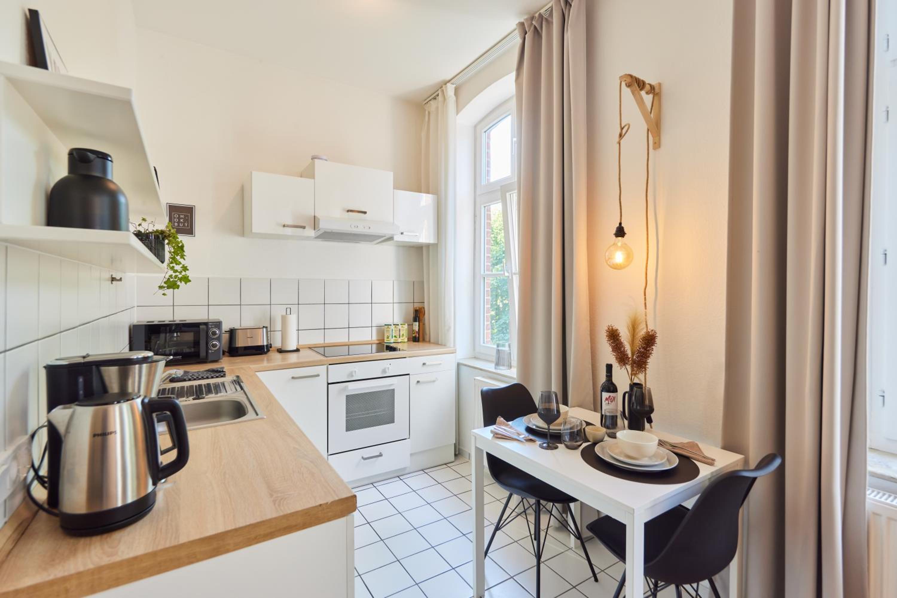STUDIO3 zentral und ruhig mit Parkplatz, 5 min z Bali-T und GOP, Boxspringbett