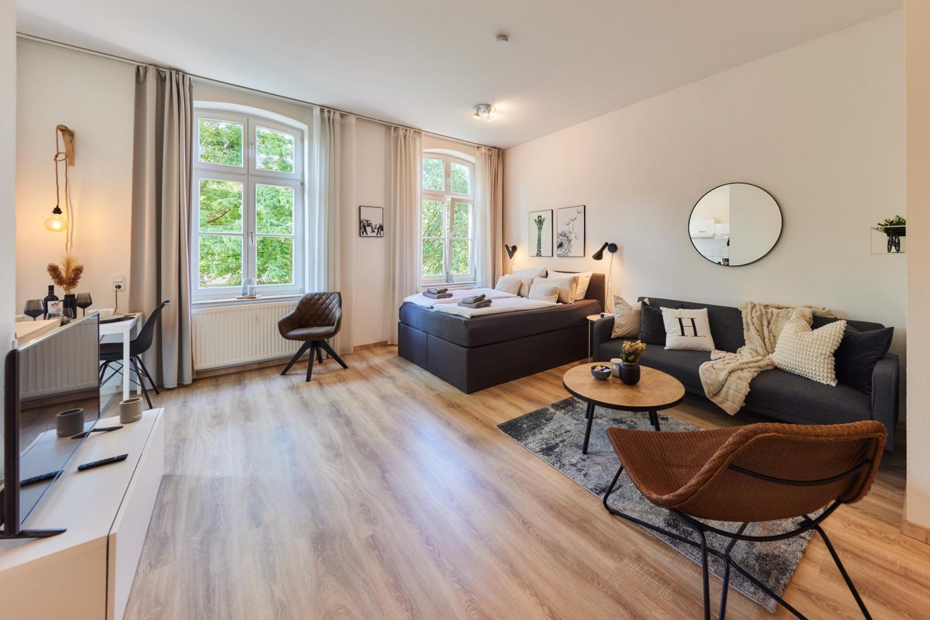STUDIO3 zentral und ruhig mit Parkplatz, 5 min z Bali-T und GOP, Boxspringbett
