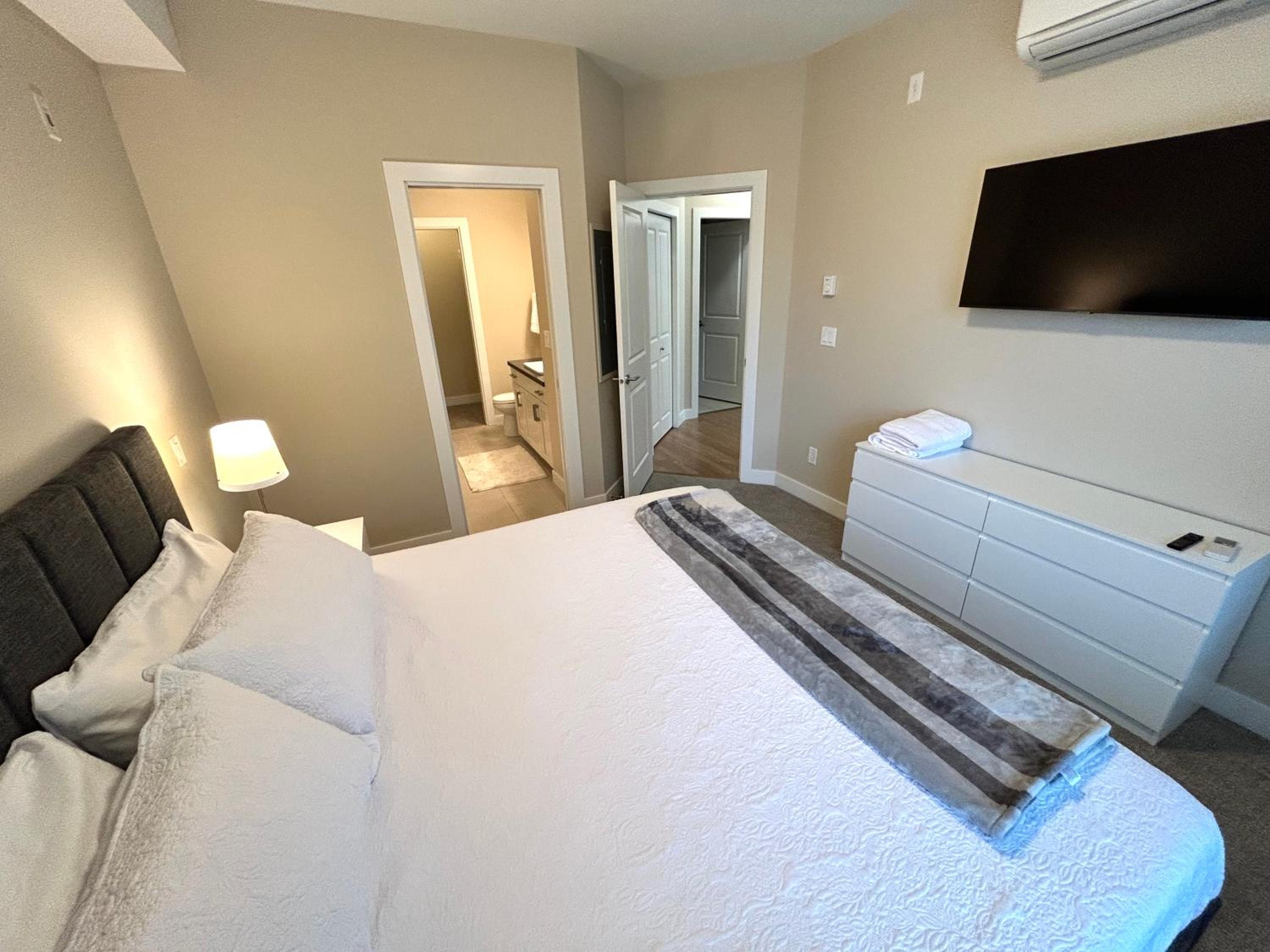 Stay In The Okanagan - Copper Sky, West Kelowna