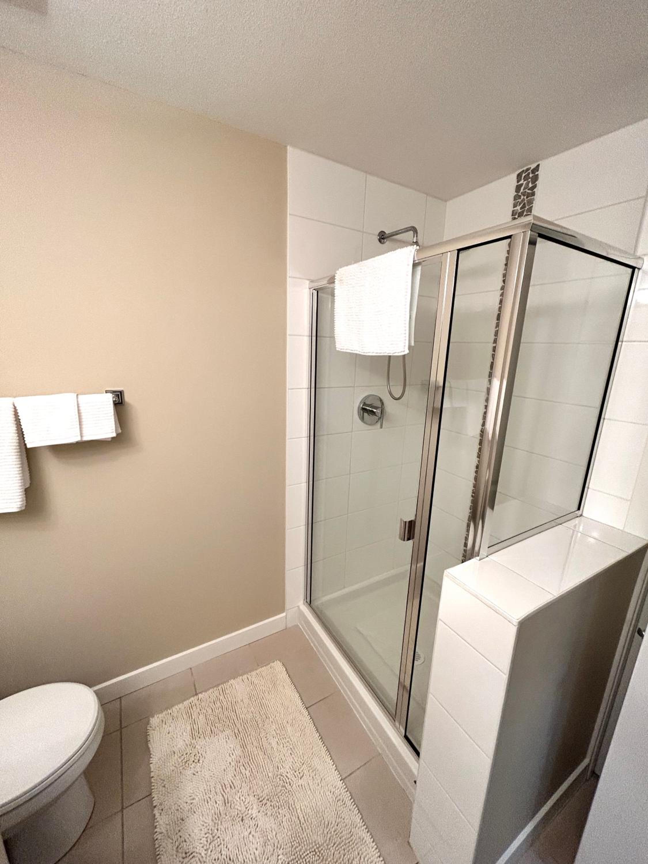 Stay In The Okanagan - Copper Sky, West Kelowna