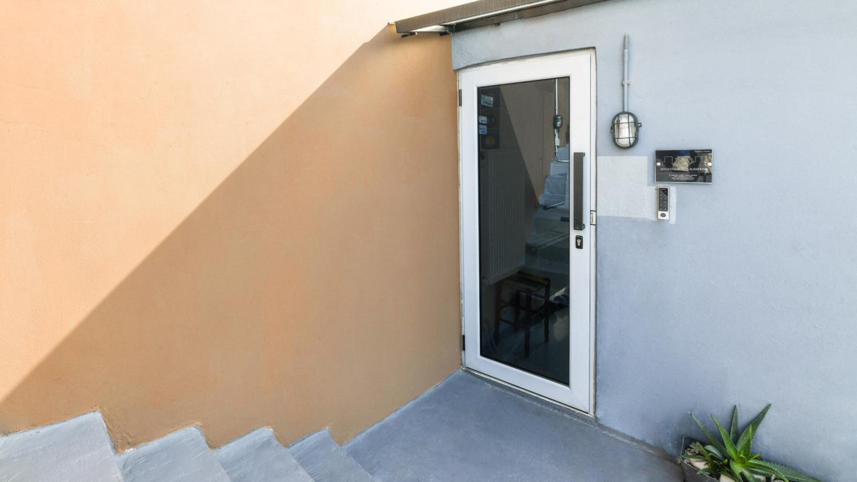 Monastiraki CityCenter Sleepbox- Unspoiled Athens Apartments