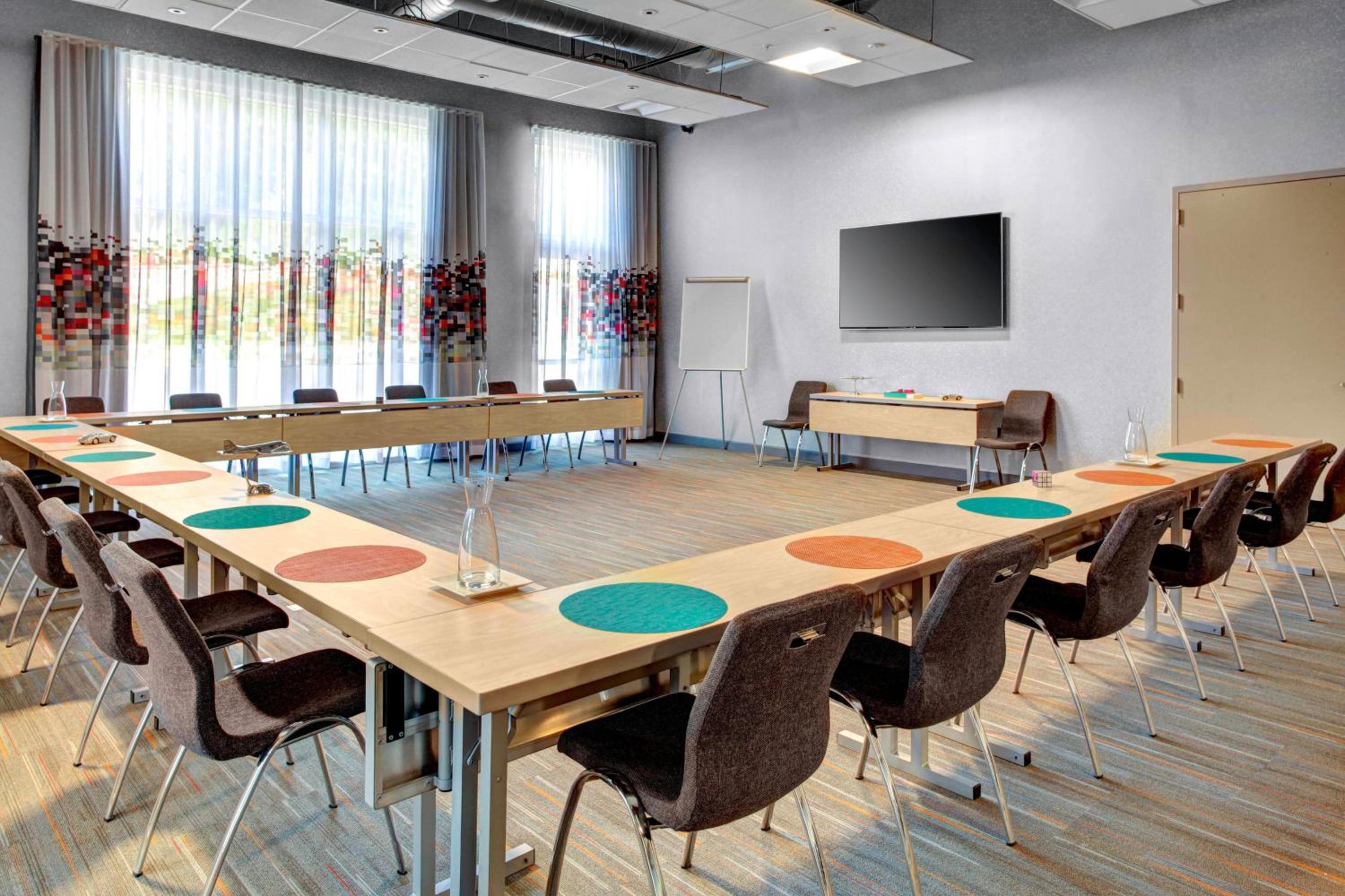 Raleigh Vacations - Aloft Raleigh Durham Airport Brier Creek - Property Image 25