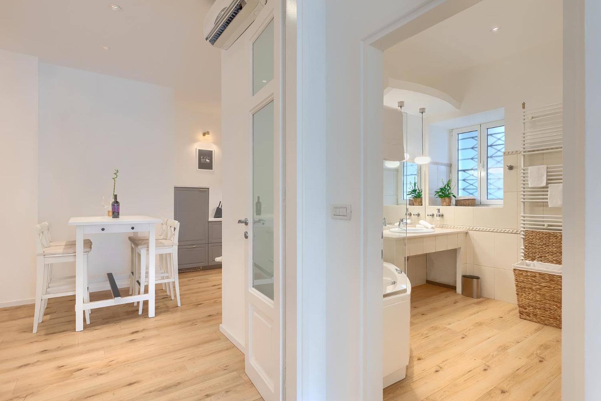 Calafati Apartment with private parking photo 4