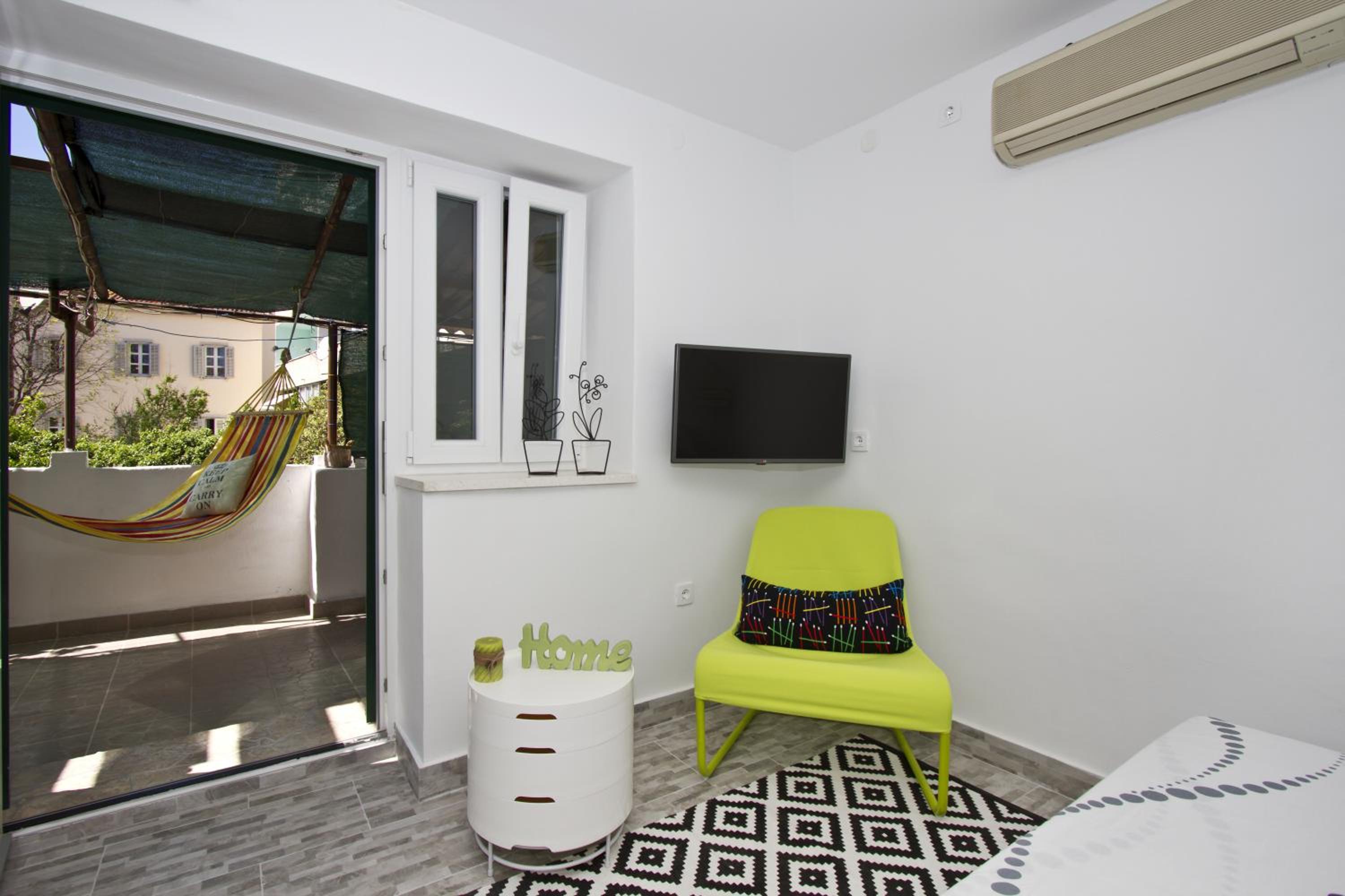 Apartment Shiny Love photo 2