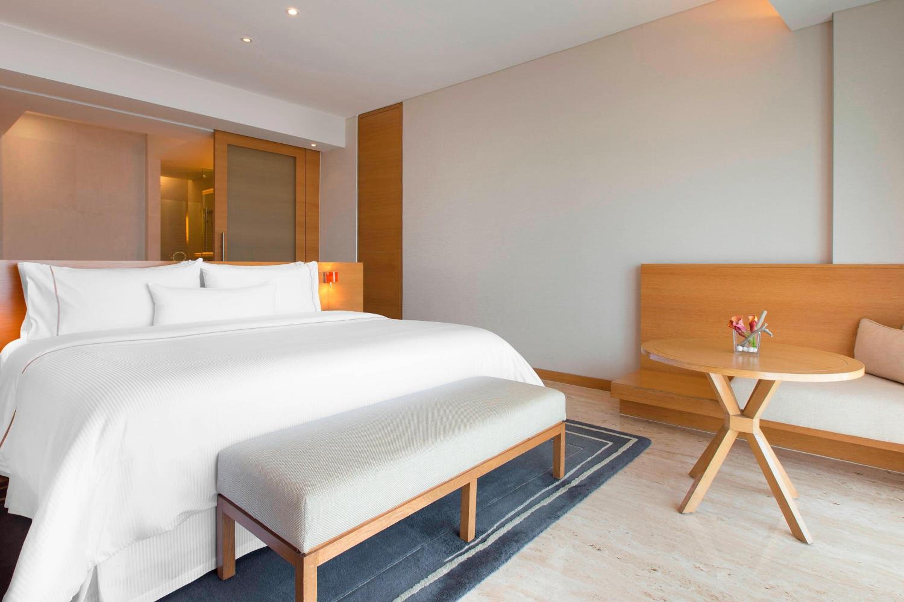 Mumbai Vacations - The Westin Mumbai Garden City - Property Image 3