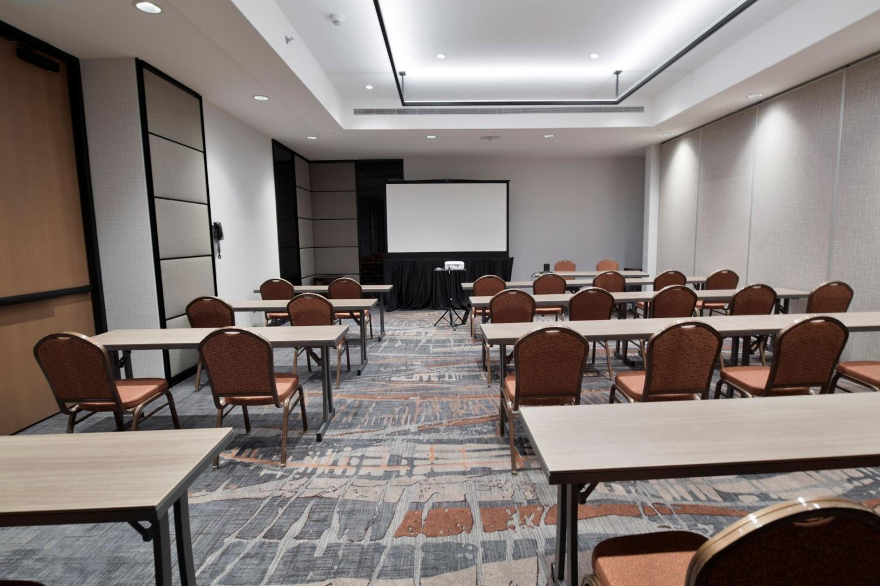 Sheraton Laval Hotel - Property Image 2