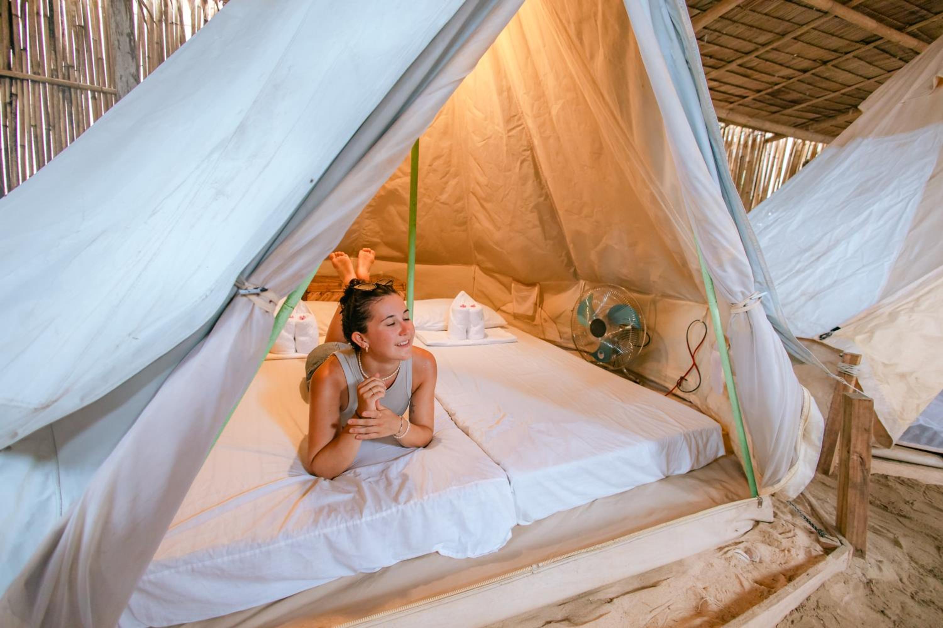Mad Monkey Hostel Nacpan Beach