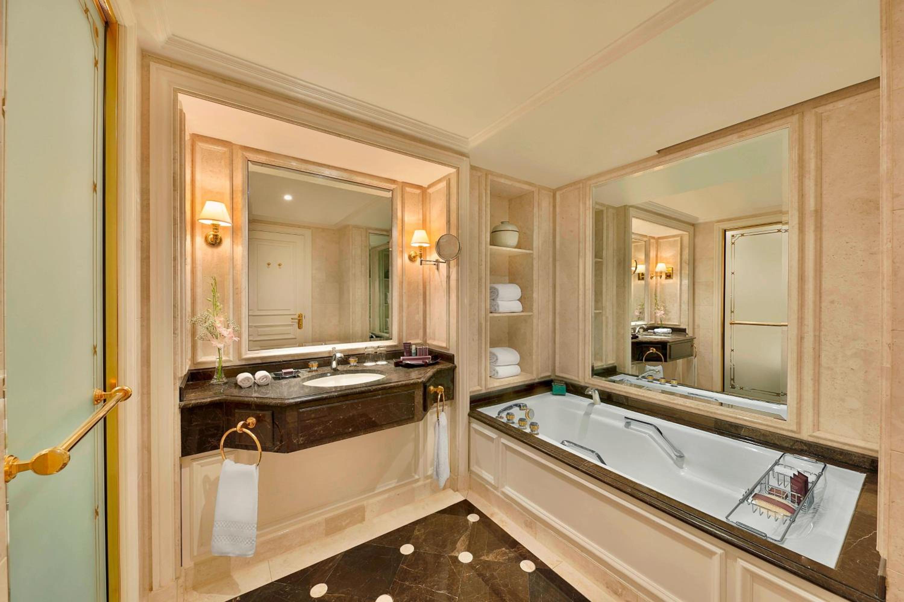 The Ritz-Carlton, Bahrain