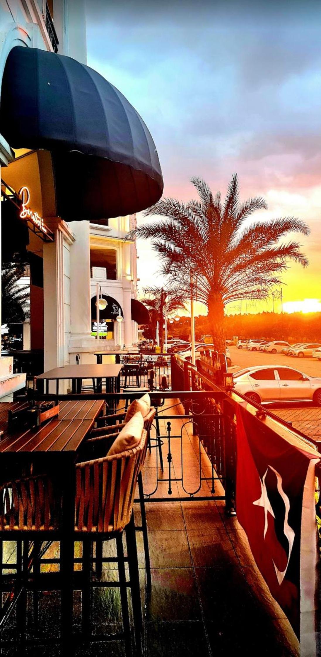 3BR Mount Austin @Midori Green (1 to 8pax)
