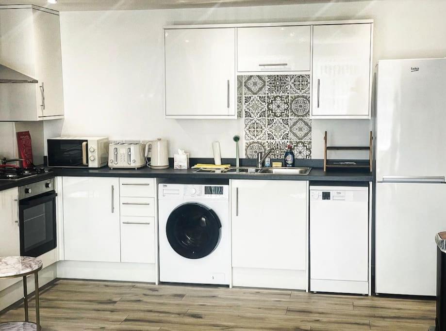 Oxford Vacations - The Chic Nexus Apartment 2023 New-Build - Property Image 34
