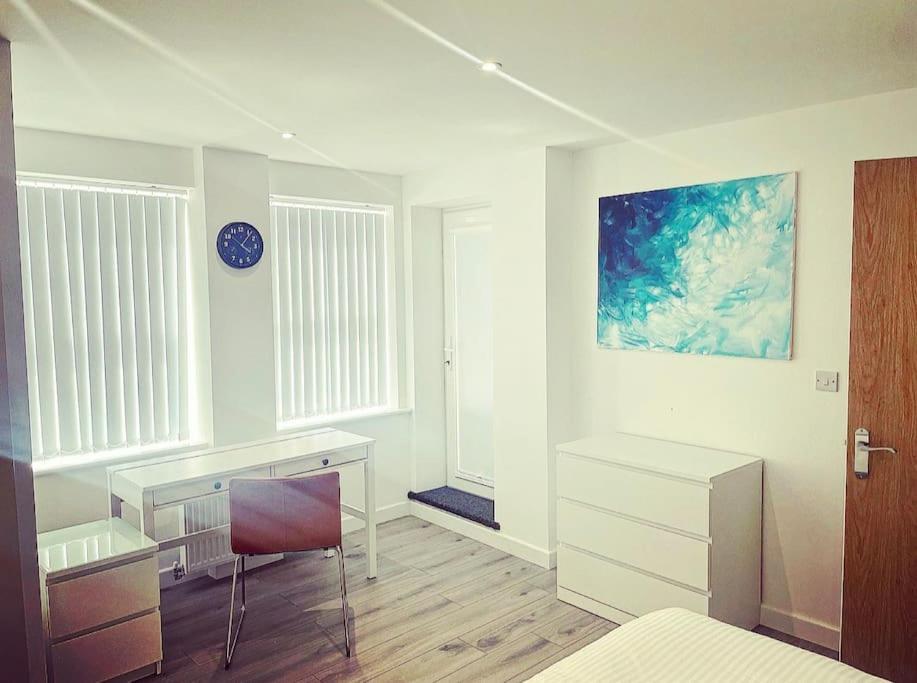 Oxford Vacations - The Chic Nexus Apartment 2023 New-Build - Property Image 37
