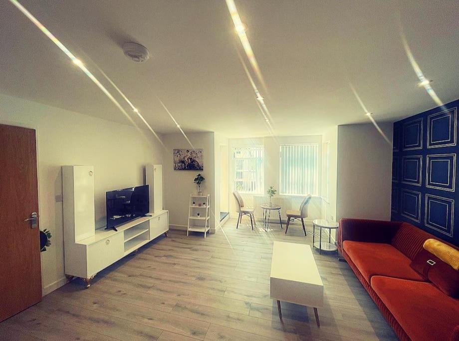 Oxford Vacations - The Chic Nexus Apartment 2023 New-Build - Property Image 40