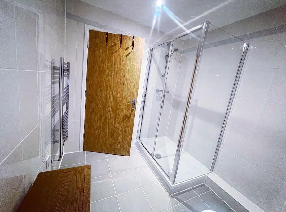 Oxford Vacations - The Chic Nexus Apartment 2023 New-Build - Property Image 9