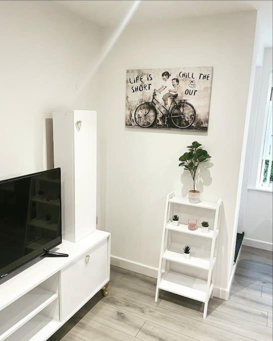 Oxford Vacations - The Chic Nexus Apartment 2023 New-Build - Property Image 12