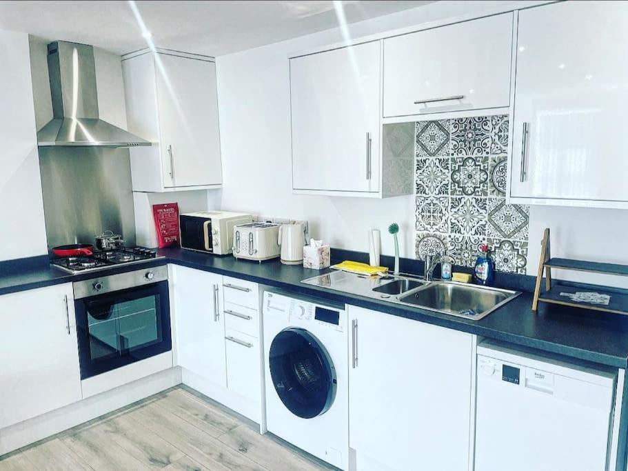 Oxford Vacations - The Chic Nexus Apartment 2023 New-Build - Property Image 17