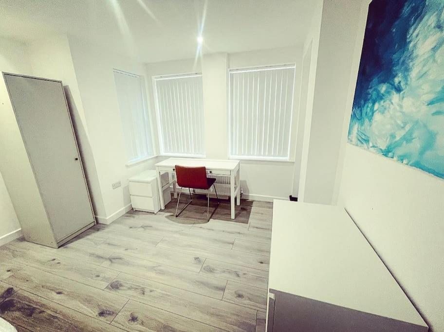 Oxford Vacations - The Chic Nexus Apartment 2023 New-Build - Property Image 22