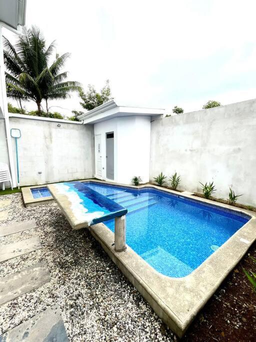 Pacific Breeze House - with private pool