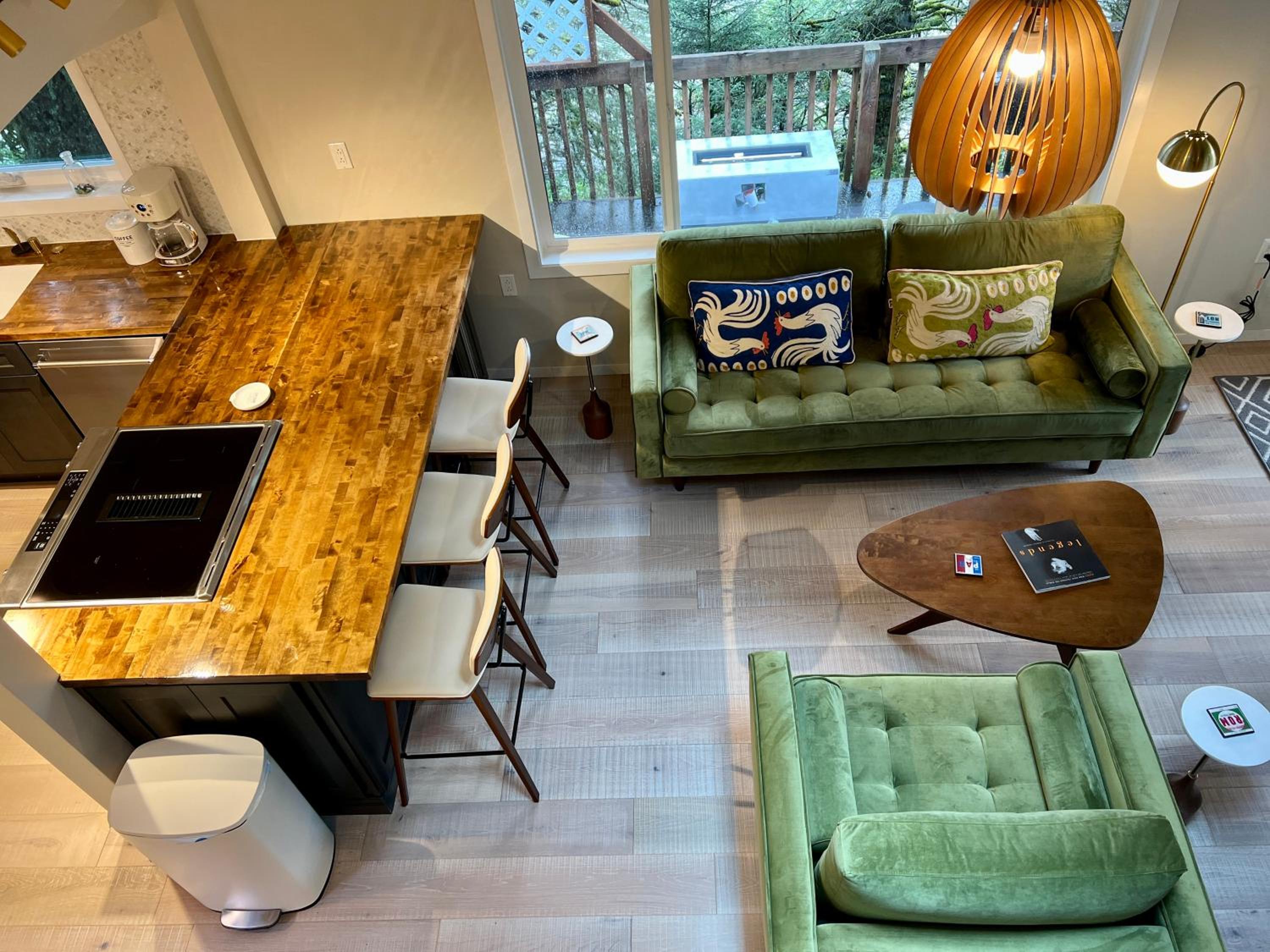 THE SHORELINE CABIN