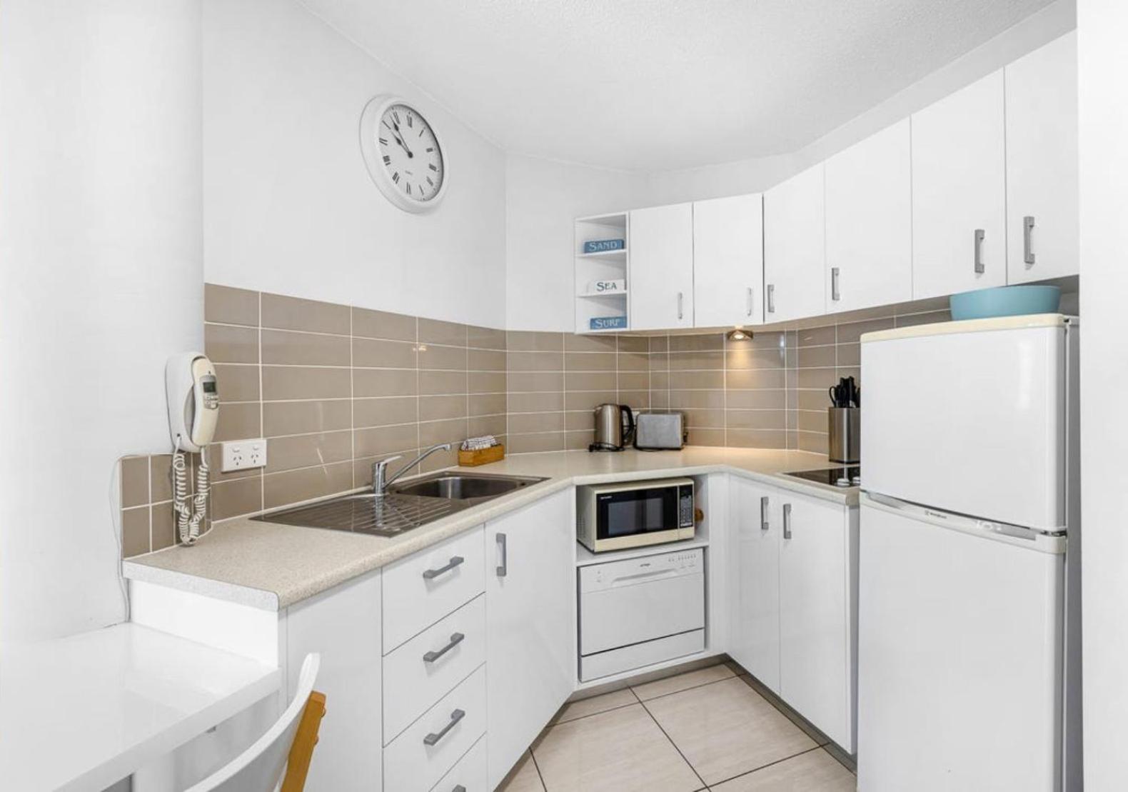 Mooloolab Beach Paradise 2 bedroom Unit - 350m from Beach