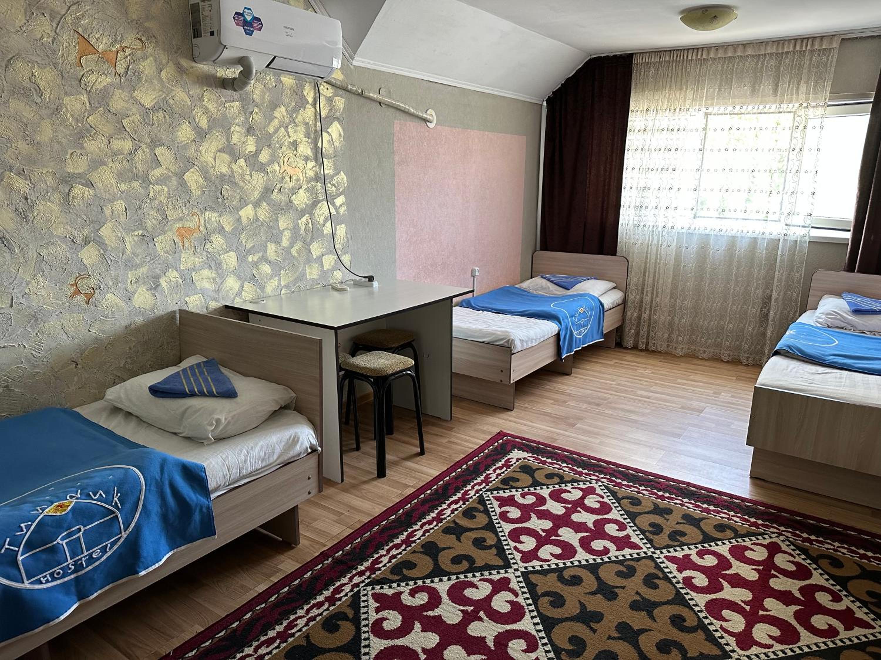 Tunduk Hostel