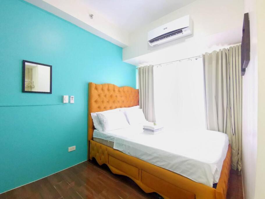 NEW Cosy 1BR above AIR MALL walk to Ayala/Buendia view 2
