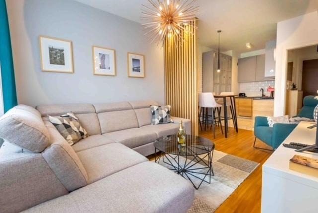 Platinum_Luxury_Apartment II
