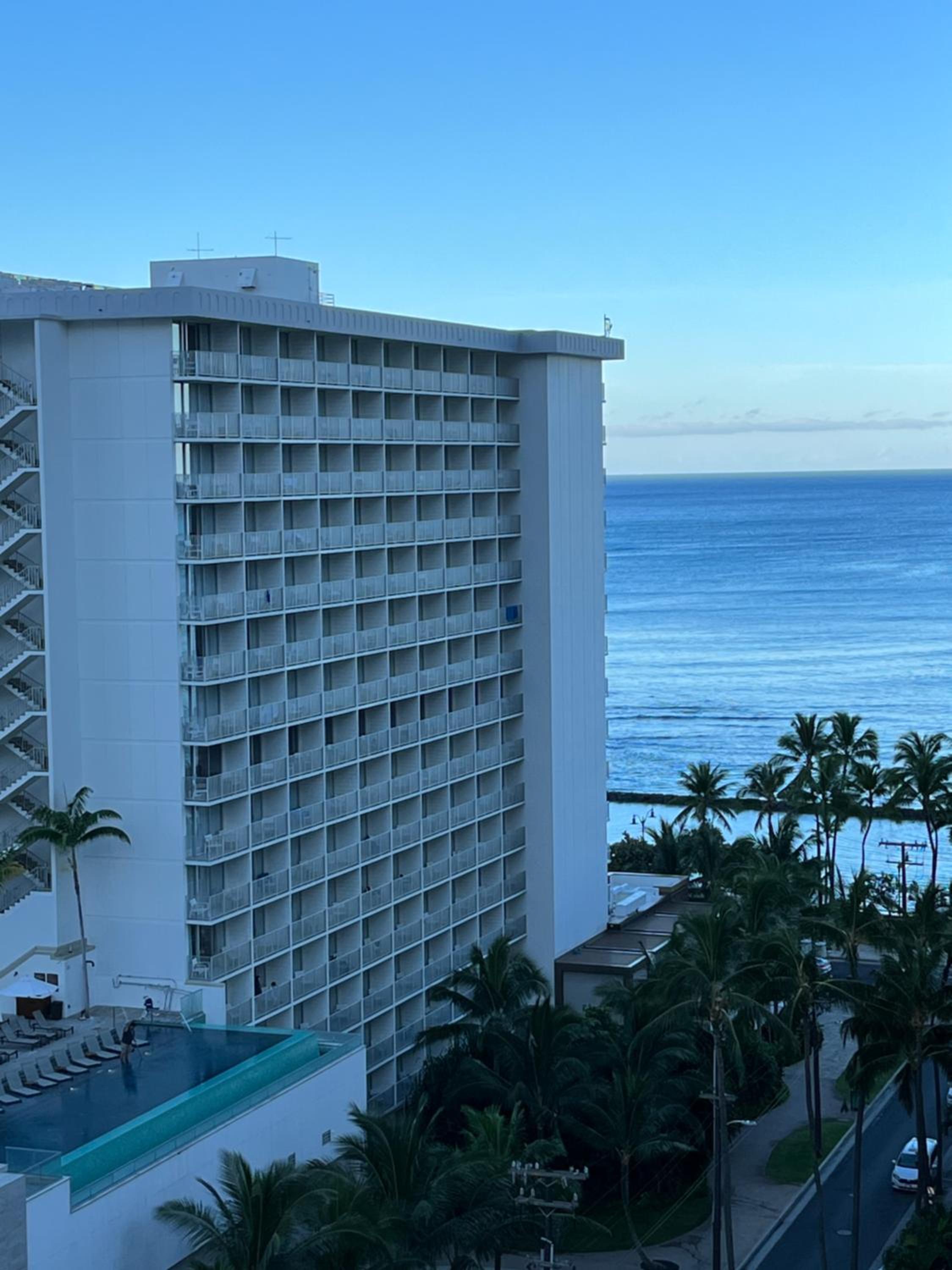 Waikiki Condo 2 Bedrooms 2 Bathrooms with 1 free parking space view 3