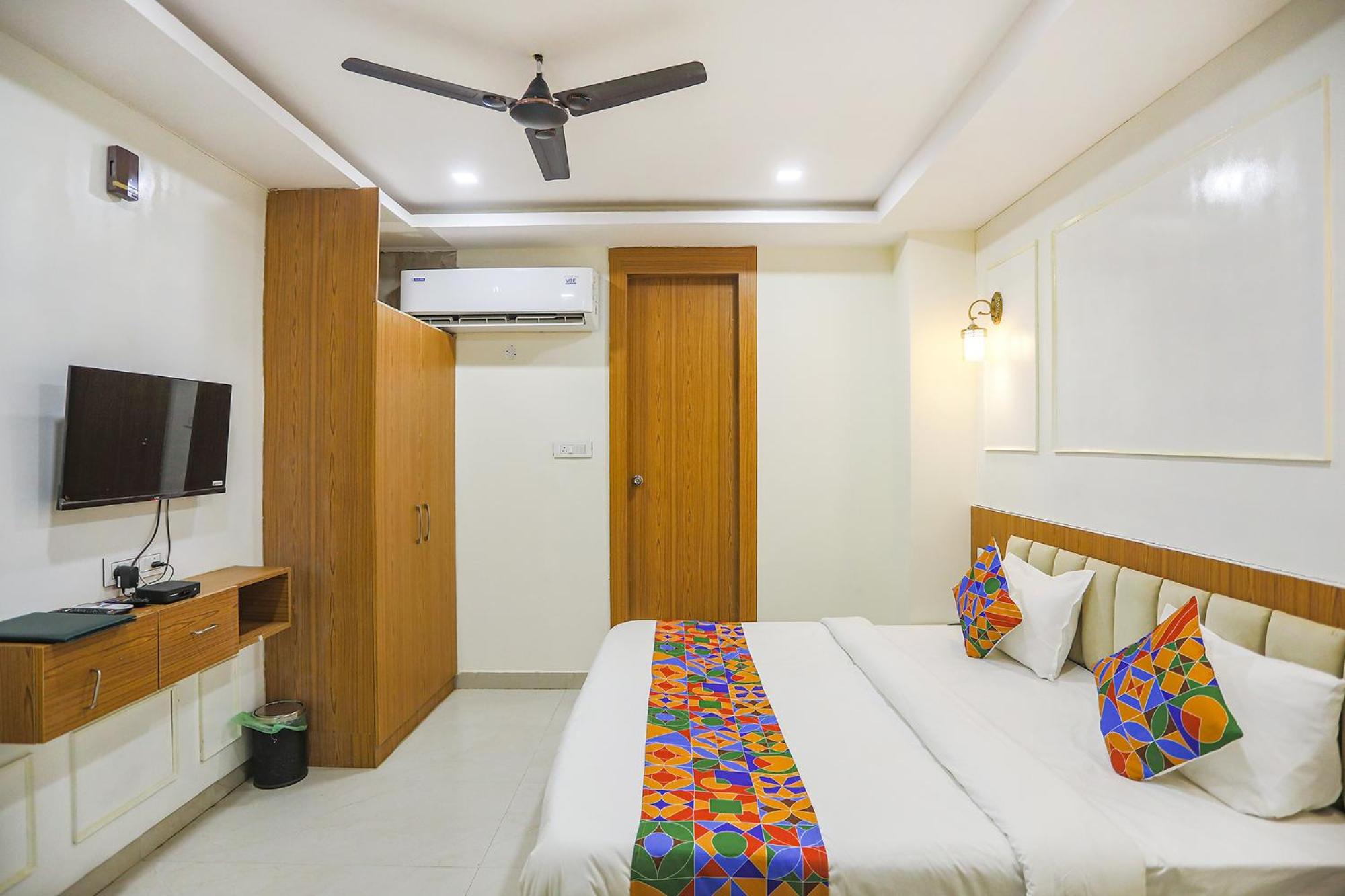 FabHotel Cosmos - Property Image 12