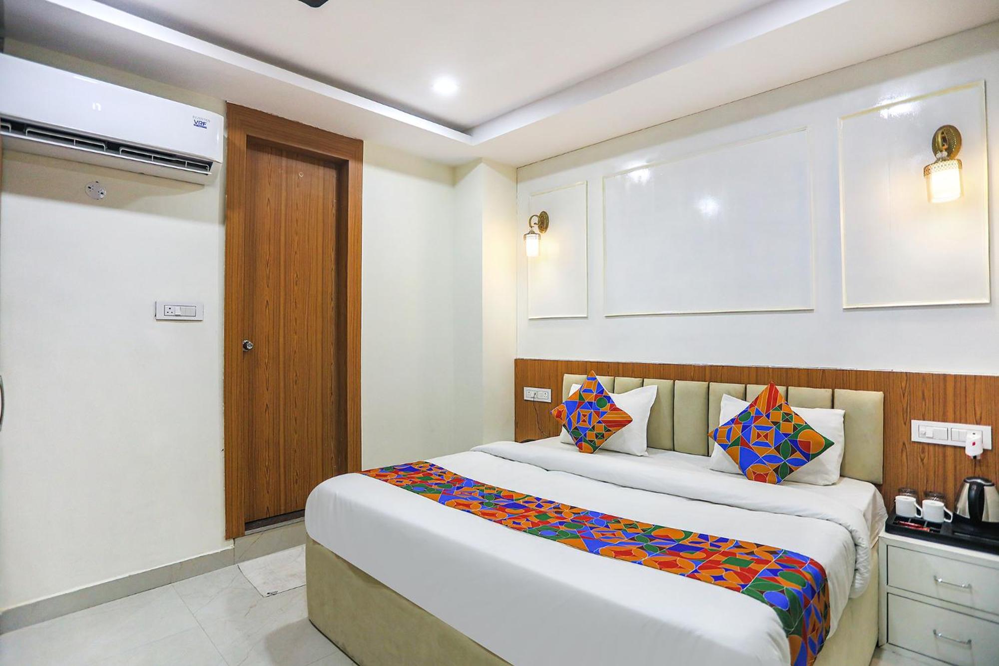 FabHotel Cosmos - Property Image 9