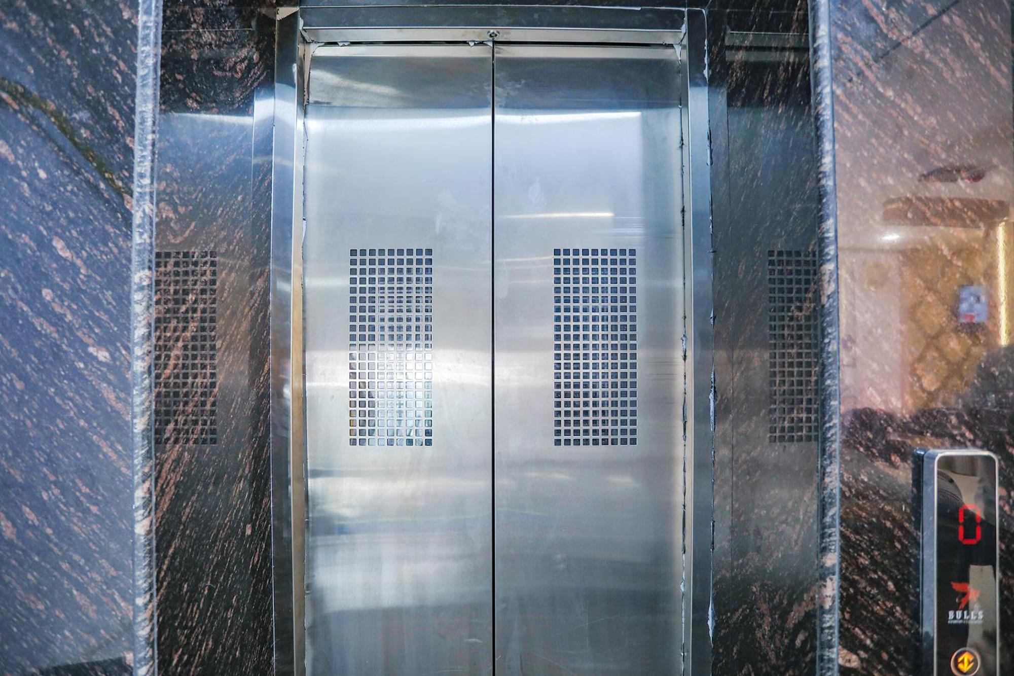 FabHotel Cosmos - Property Image 2
