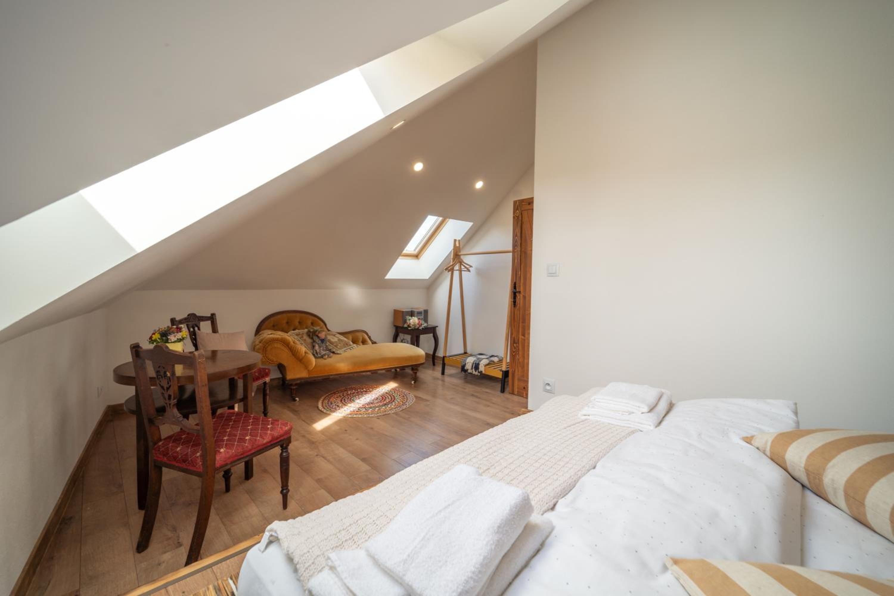 ČÁKYHO KÚRIA - apartmán pre 4 osoby s krbom a saunami