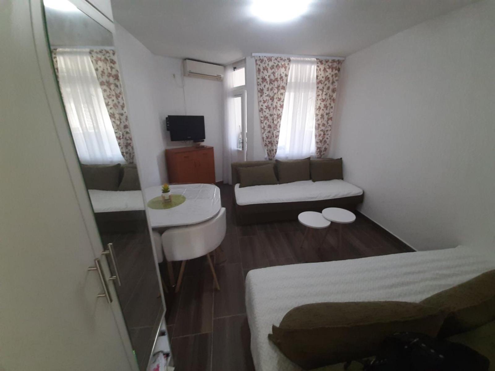 Apartment Happy