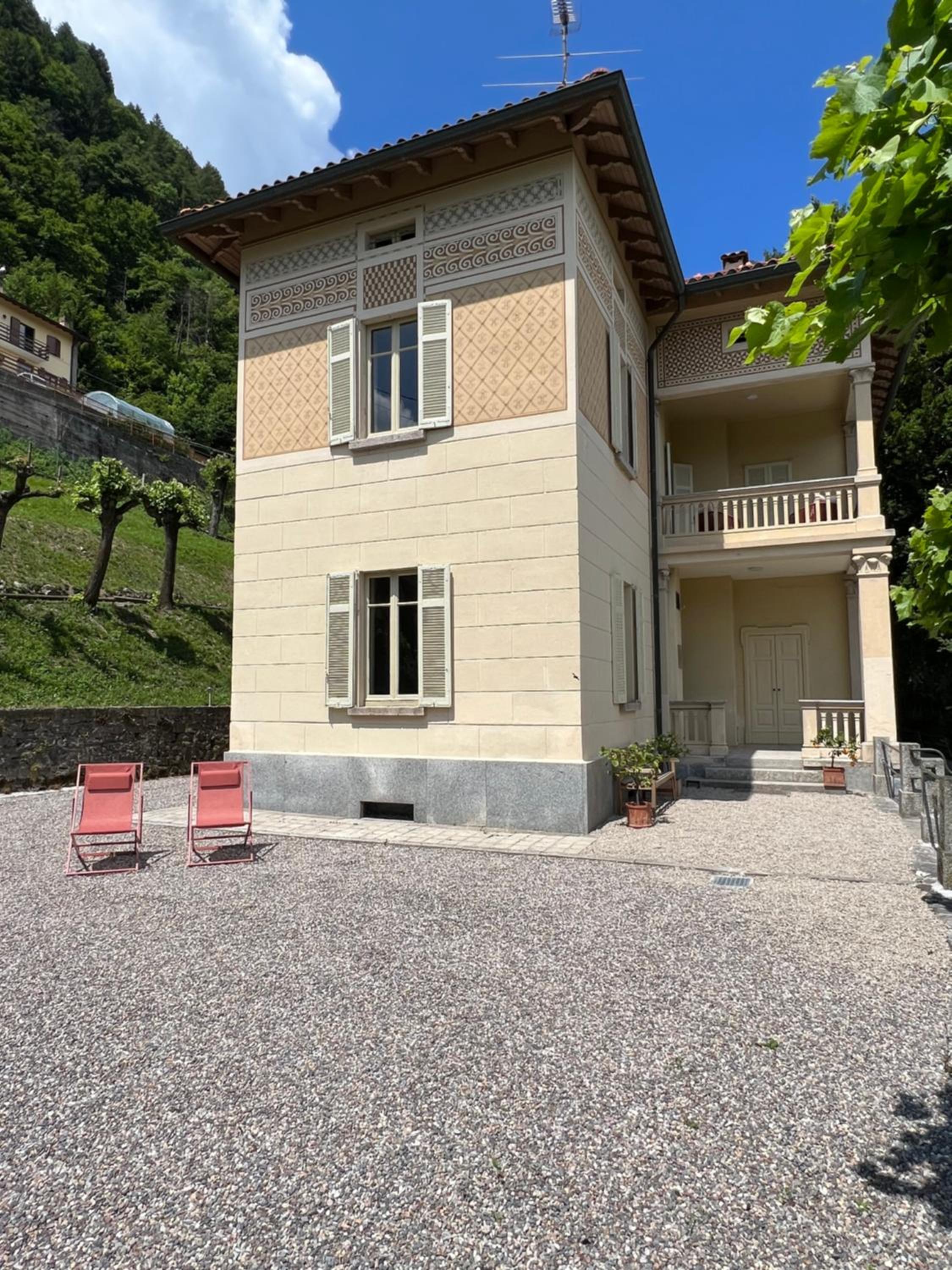 Private villa near Bellagio on Lake Como view 3