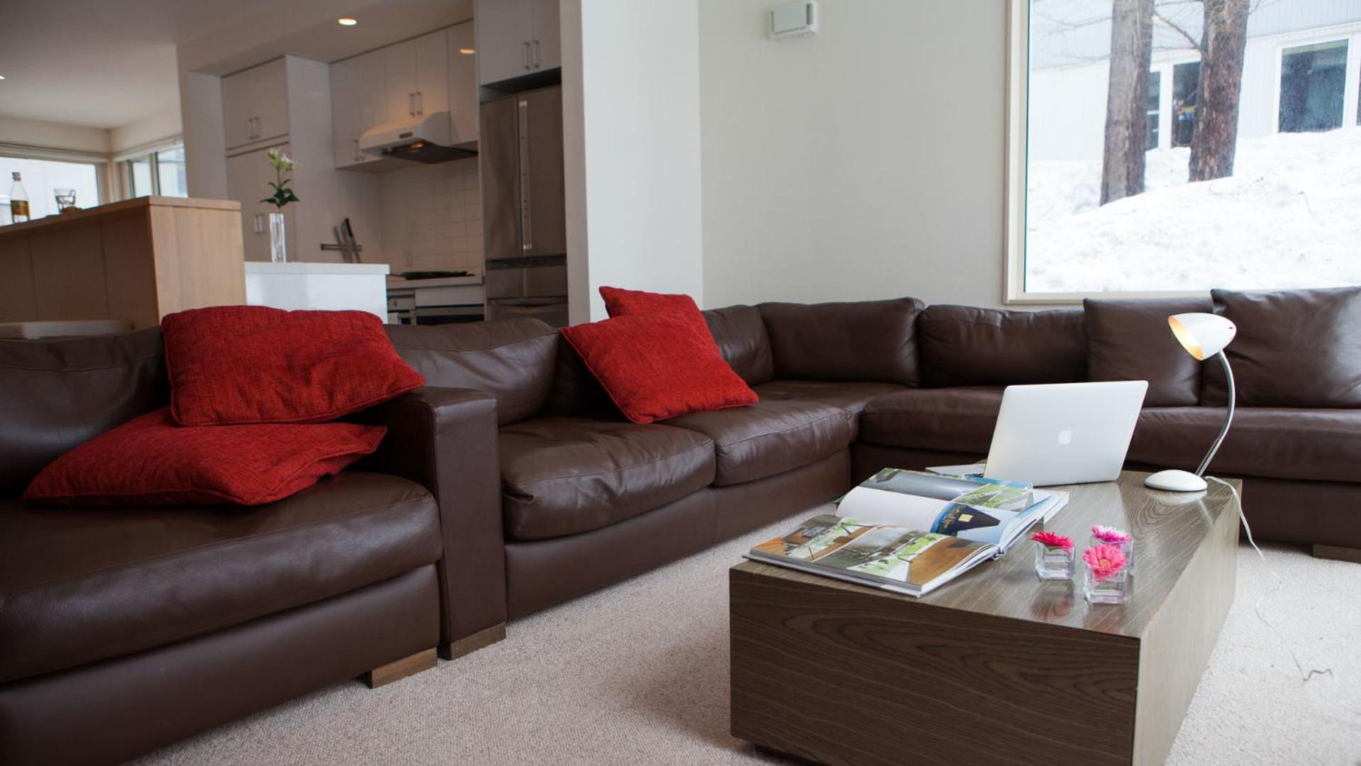 Yutaka Townhouse