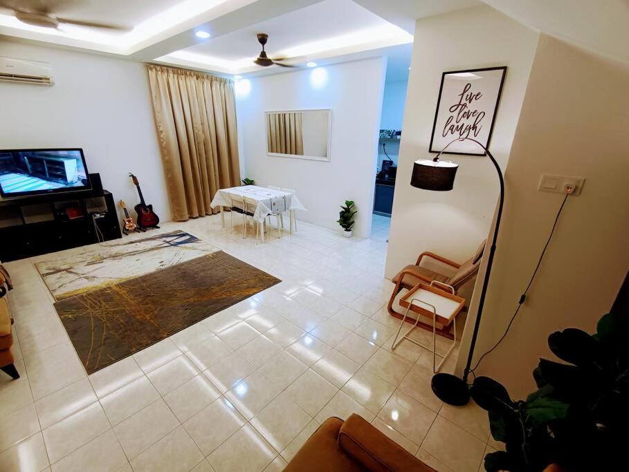 Tenang Retreat Holiday Home 3Bedroom 3Bath 2Parking photo 3