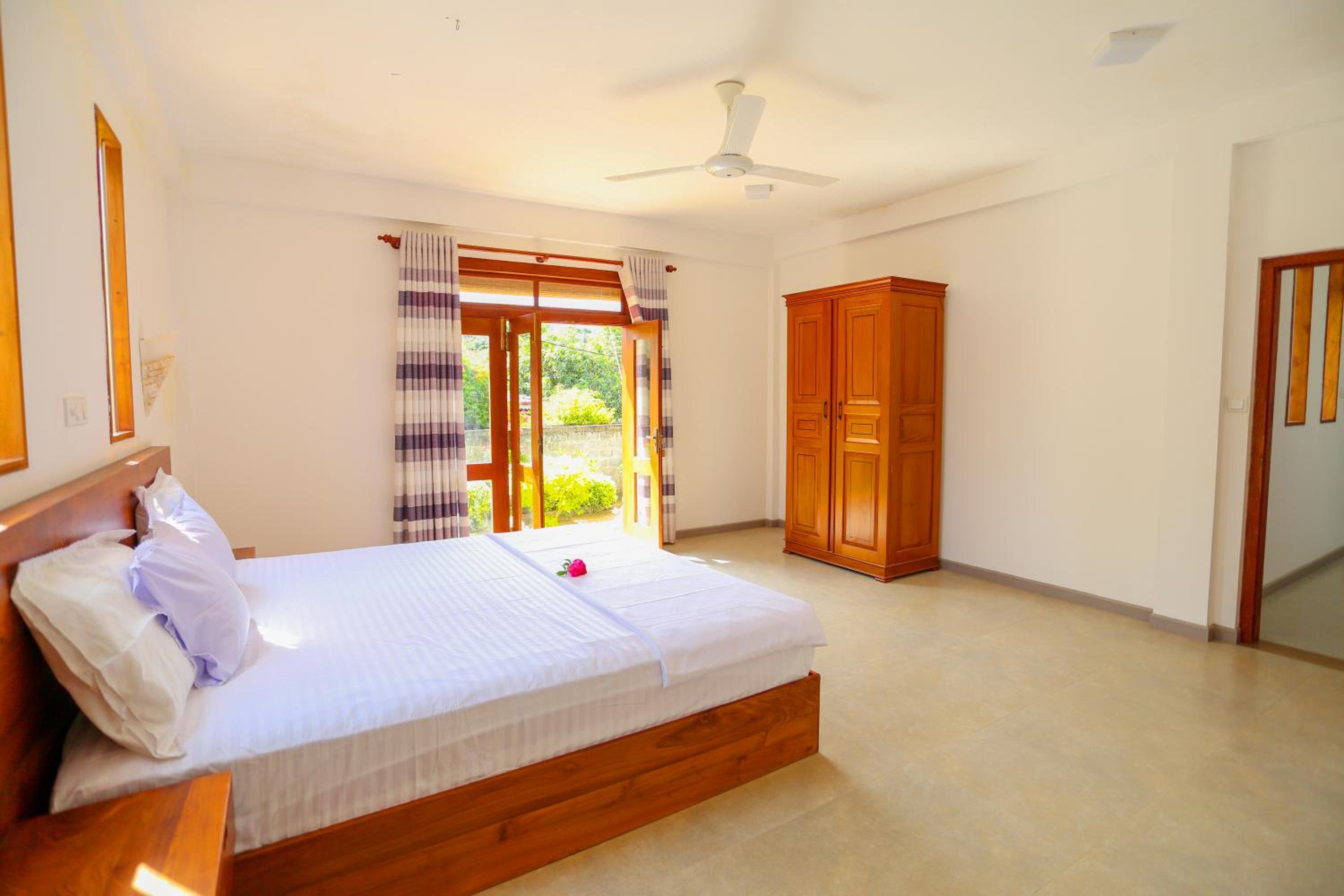 Olga's Place Hikkaduwa view 4
