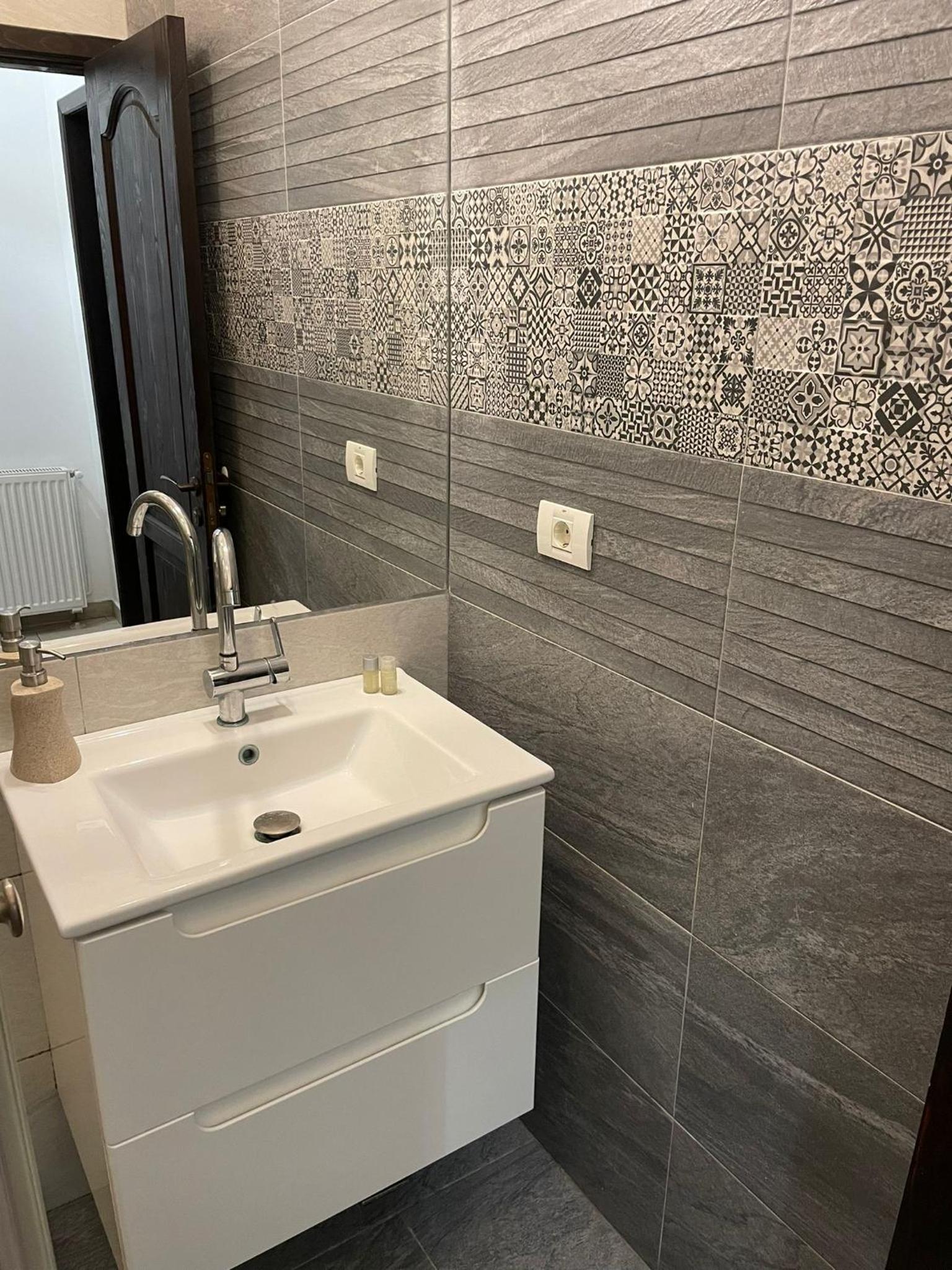 Select City Center Apartments