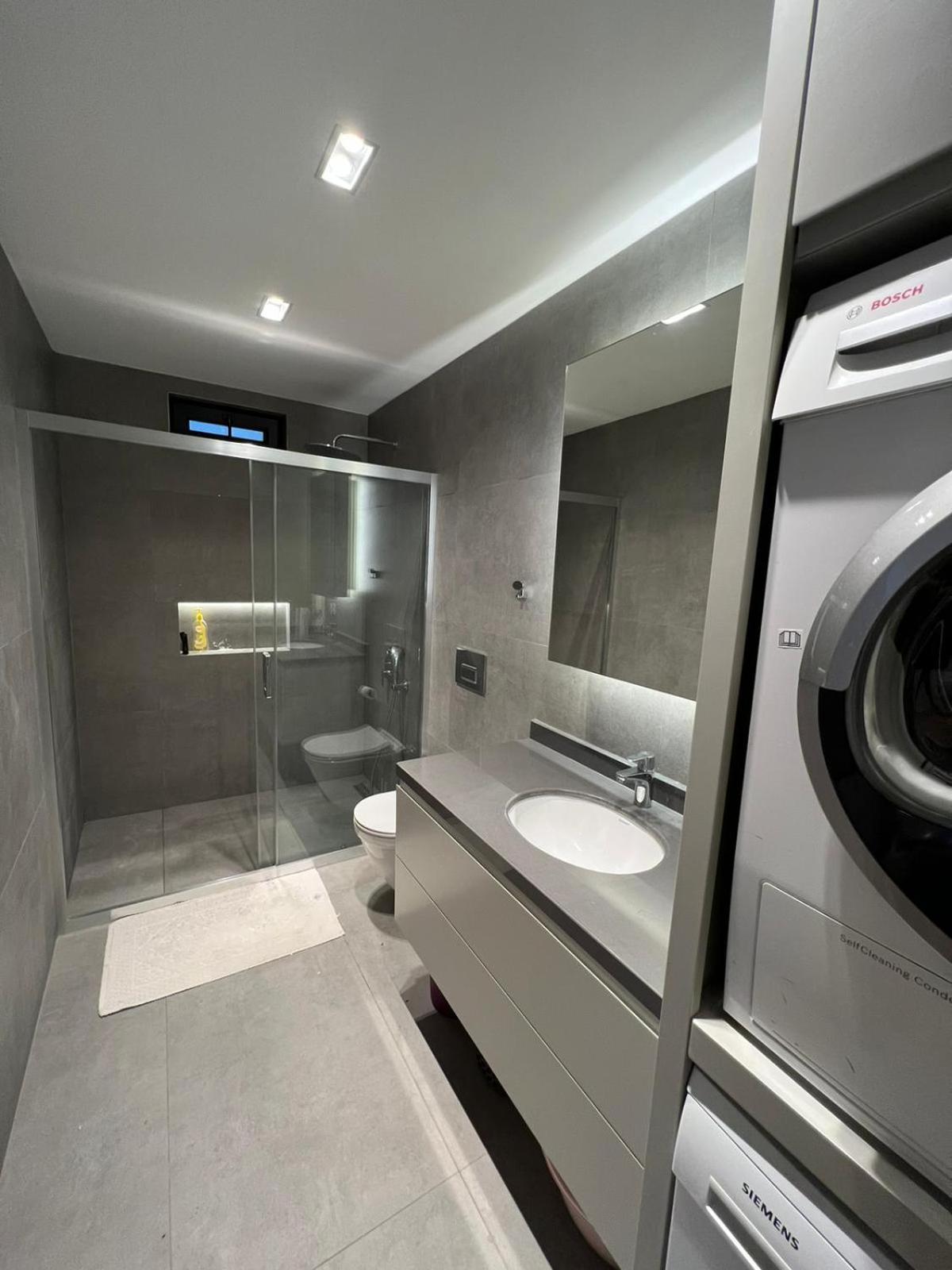 Z-Suites - Image 103