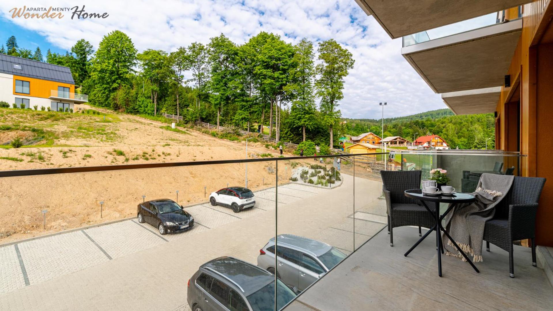 Wonder Home - Apartamenty Hillside tuż przy stoku, sklep, plac zabaw i zewnętrzna siłownia na terenie kompleksu