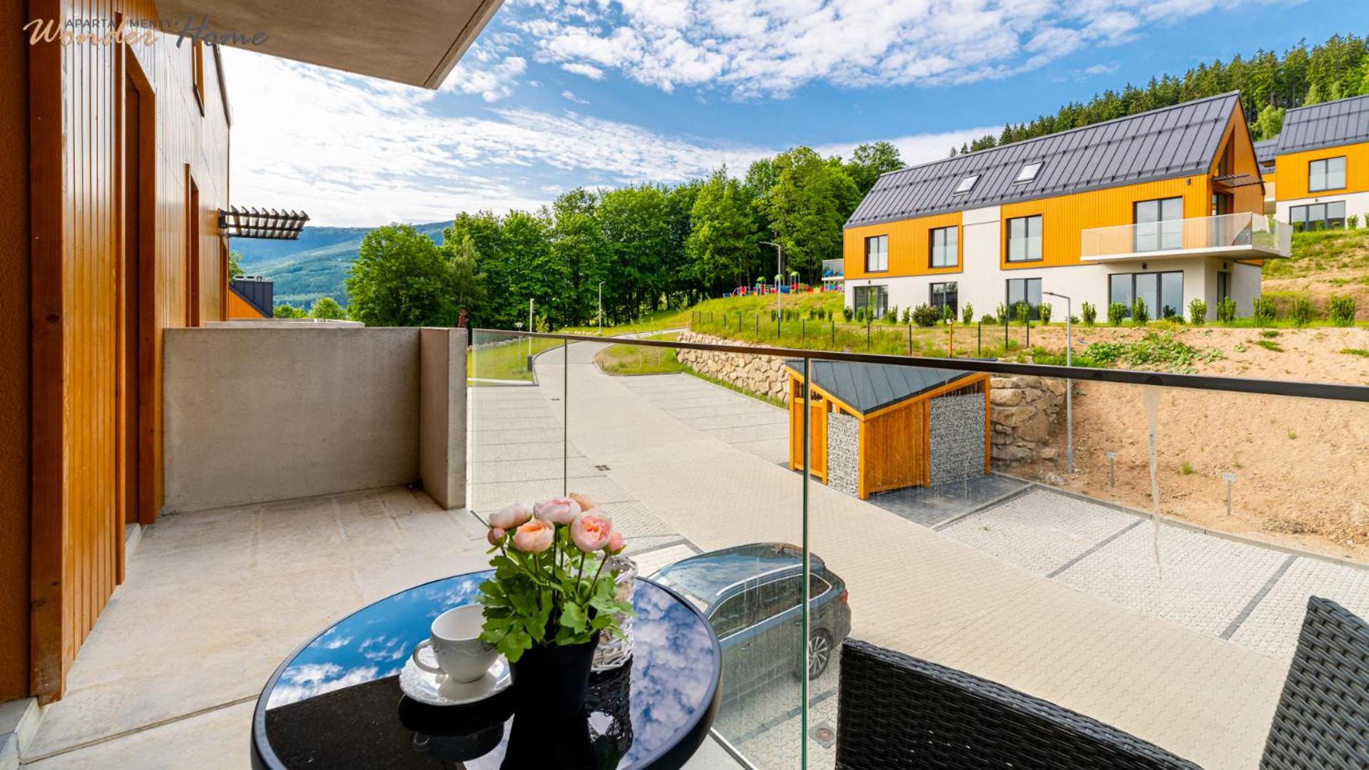 Wonder Home - Apartamenty Hillside tuż przy stoku, sklep, plac zabaw i zewnętrzna siłownia na terenie kompleksu
