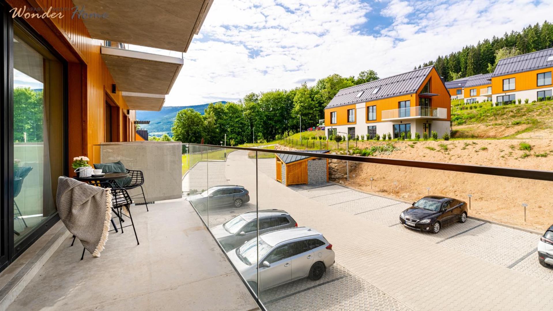 Wonder Home - Apartamenty Hillside tuż przy stoku, sklep, plac zabaw i zewnętrzna siłownia na terenie kompleksu