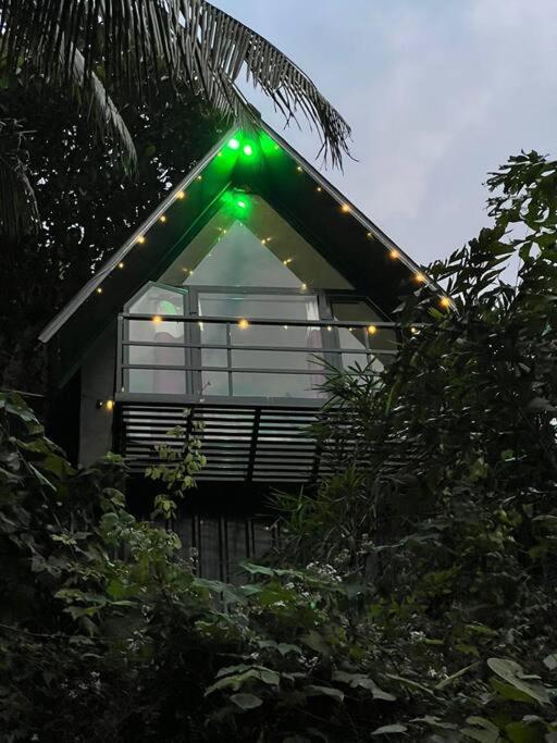 Casita Greens A-frame Hut view 4